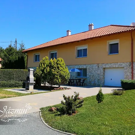 Jazmin Apartmanhaz *