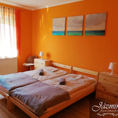 Jazmin Apartmanhaz 公寓