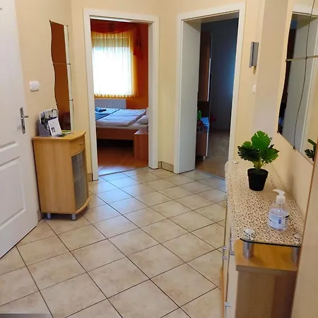 公寓 Jazmin Apartmanhaz