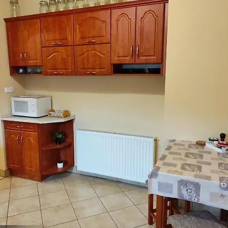 Jazmin Apartmanhaz 赛特古特哈德