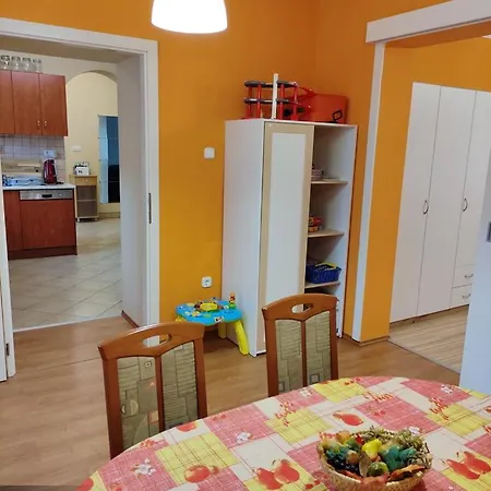 Jazmin Apartmanhaz *