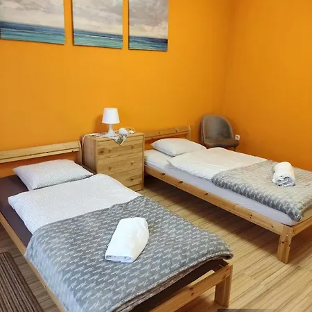 Jazmin Apartmanhaz 赛特古特哈德
